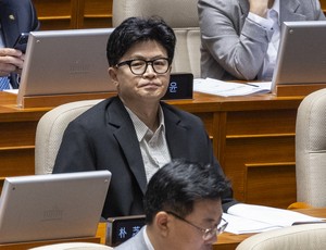 한동훈 “‘노무현 조작 신화’ 극복해야 미래 있다…금기엔 동의 못 해” [이런정치]