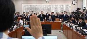 [헤럴드pic] 조희대 대법원장 ‘선서거부’