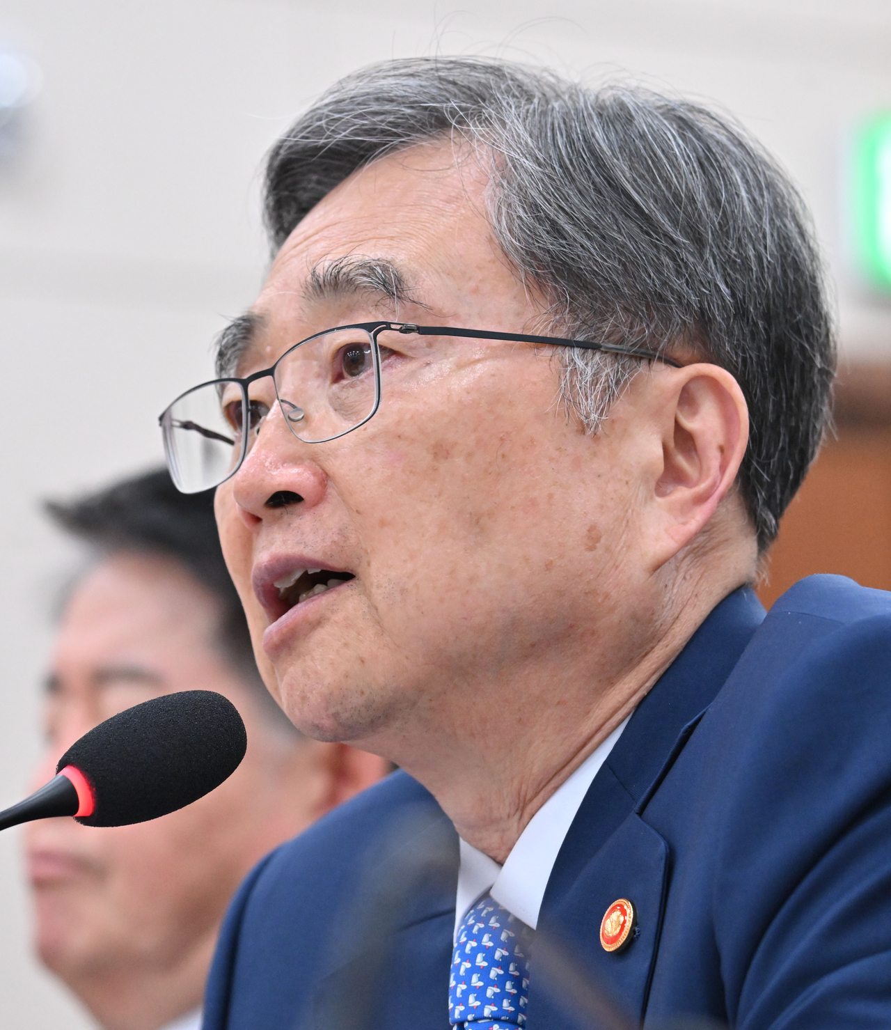 조현 외교부 장관이 6일 오후 서울 여의도 국회 외교통일위원회의 외교부 등에 대한 국정감사에 출석해 의원들의 질의에 답변하고 있다. 임세준 기자