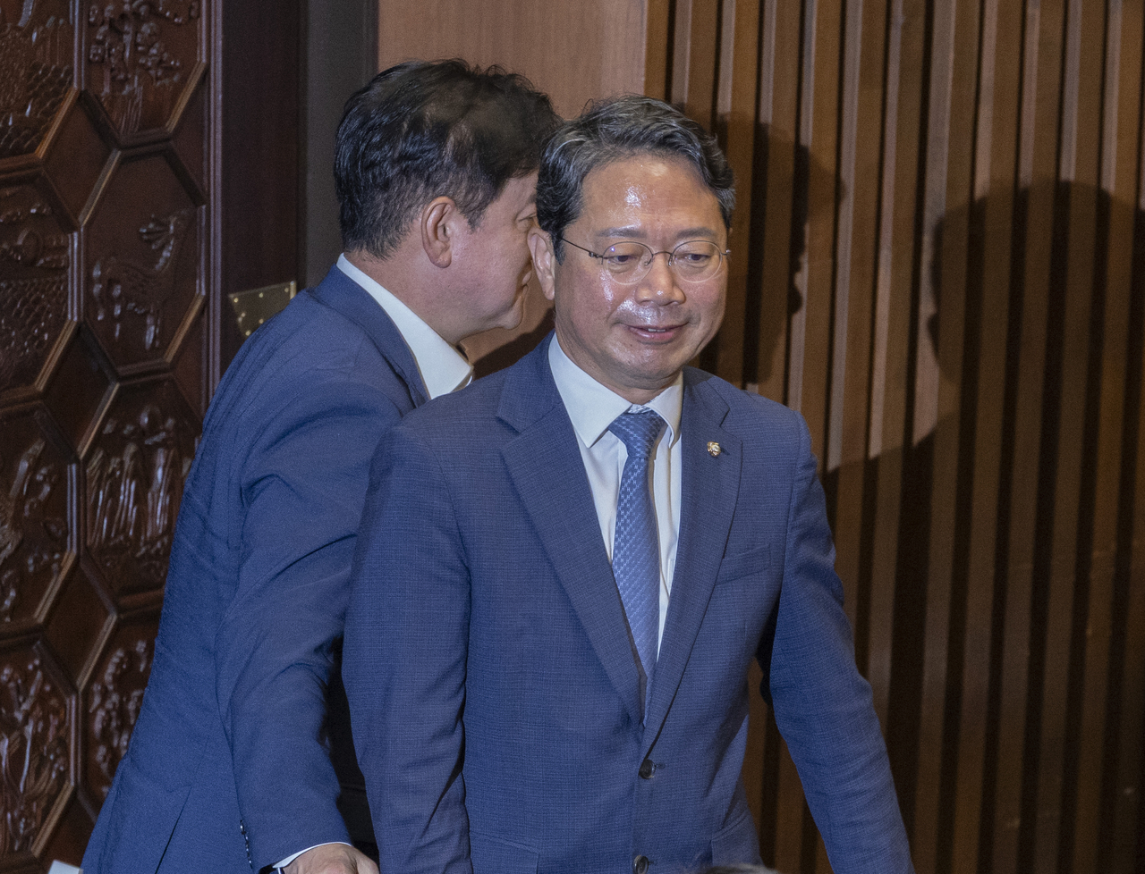 법무부 장관 후보자에 지명됐다 자진 사퇴한 더불어민주당 김승원 의원이 지난 1일 국회에서 열린 제439회(정기회) 10차 전체 회의에 입장하고 있다. [연합]