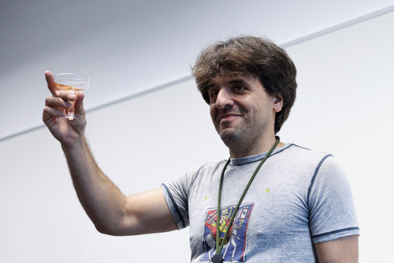Karl Deisseroth, a co-winner of the 2026 Nobel Prize in Physiology or Medicine, celebrates at Stanford University in California on Monday. (Reuters-Yonhap)