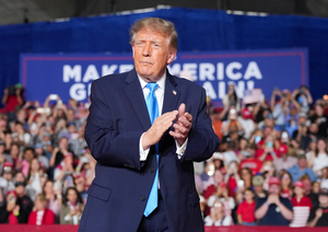 Trump signs order extending tax-free use of red dye diesel during midterm stop in Nebraska