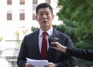 ‘칸쿤 출장 의혹’ 폭로 김재섭 경찰 출석…“정치경찰이 야당의원 탄압” 반발 [세상&]
