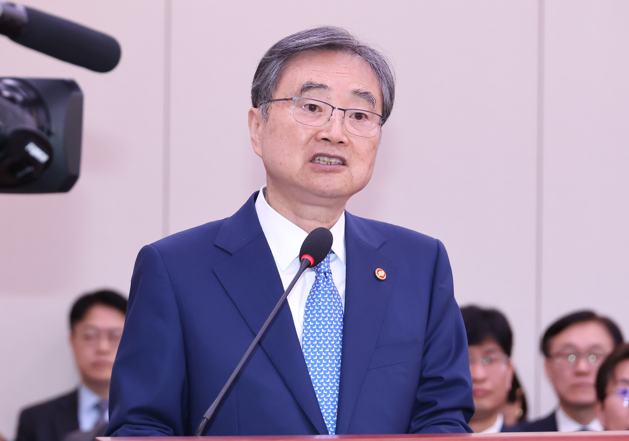 Foreign Minister Cho Hyun speaks during the National Assembly's audit of the Foreign Ministry in Seoul on Tuesday. (Yonhap)