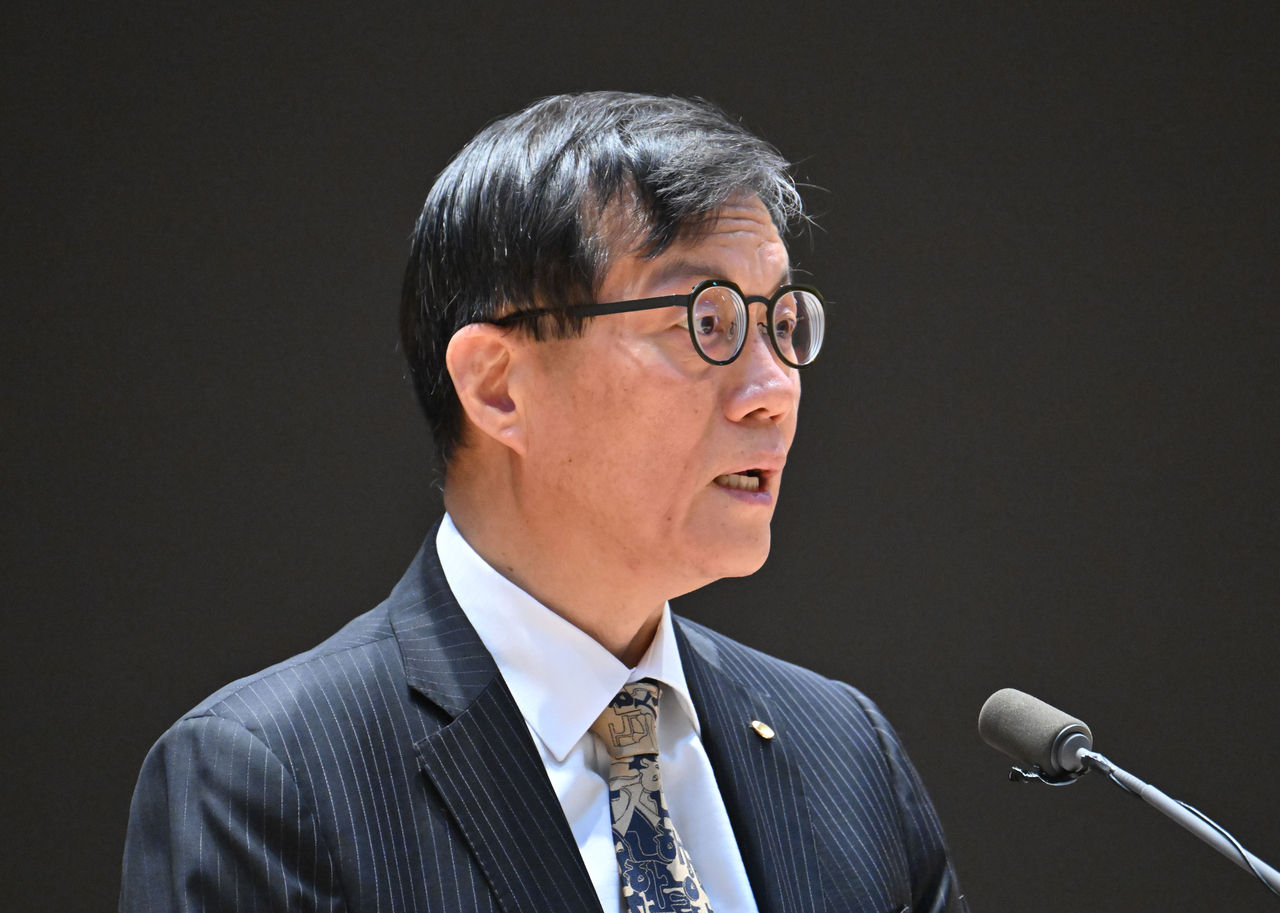 이창용 한국은행 총재가 지난 4월 20일 오전 서울 중구 한국은행 별관에서 열린 이임식에서 이임사를 하고 있다. [헤럴드DB]