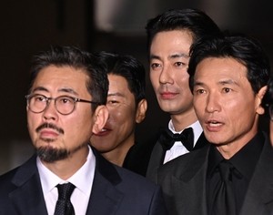 [제31회BIFF] ‘가능한 사랑’ 조인성 “영화제서 오열? 두 번은 안 돼”…이창동 감독 “왜 저렇게들 우나 싶어”