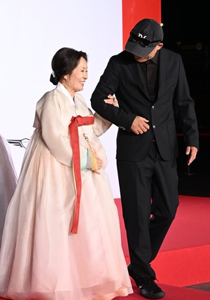 [포토]김혜자, 송일곤 감독와 함께...