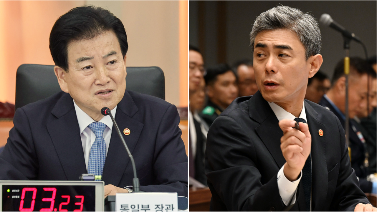 Unification Minister Chung Dong-young (left) and Defense Minister Kang Shin-chul speak during parliamentary audits at their respective ministry headquarters in Seoul in these two separate photos. (Yonhap, composite by The Korea Herald)