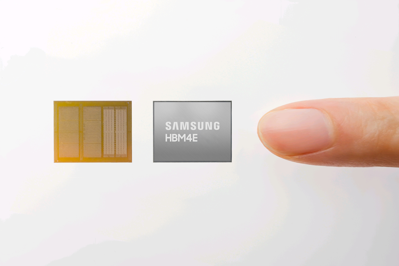 Samsung Electronics began supplying samples of its 12-layer HBM4E to global customers in late May, following the start of HBM4 mass shipments earlier this year. (Samsung Electronics)