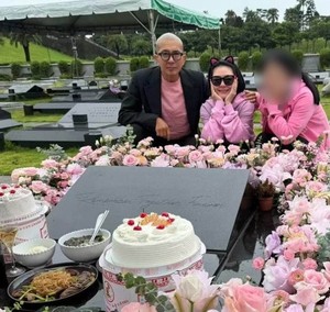 故서희원 묘소 찾은 구준엽, 잔뜩 수척해진 근황…생일 미역국 ‘눈길’