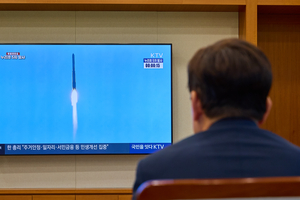 Lee calls for further advances in satellite technology after watching Nuri launch