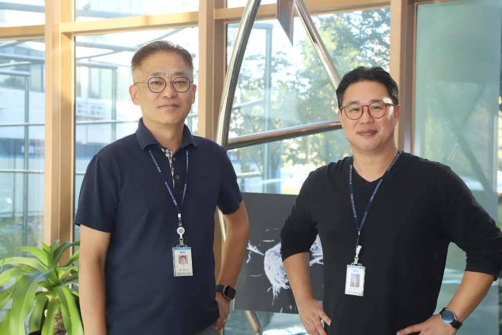 오가노이드와 실제 인체 장기의 유사도 정량 평가기술을 개발한 한국생명공학연구원 김대수(왼쪽), 조현수 센터장.[한국생명공학연구원 제공]