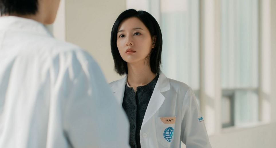 "Doctor X: Mafia In White," starring Kim Ji-won (SBS)