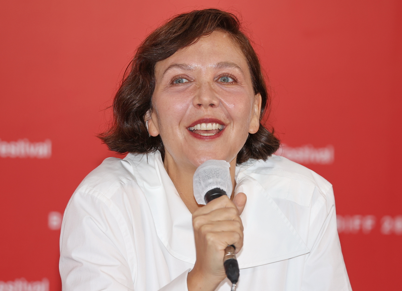 Actor-director Maggie Gyllenhaal speaks at a press conference for "Flesh Impact" at Busan Cinema Center in Busan on Wednesday (Yonhap)