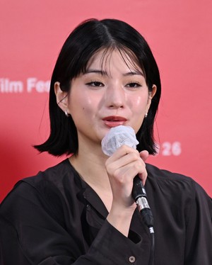 [포토] 마키타 아쥬 ‘룩백으로 BIFF 첫 방문 합니다’