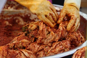 배추 가격 내려도…“김장 대신 포장김치 먹을래요” [푸드360]