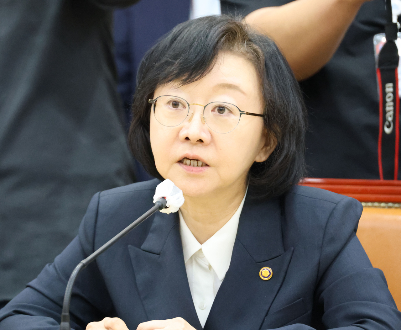 Food and Drug Safety Minister Oh Yu-kyoung meets with People Power Party lawmakers on Sept. 21. (Yonhap)