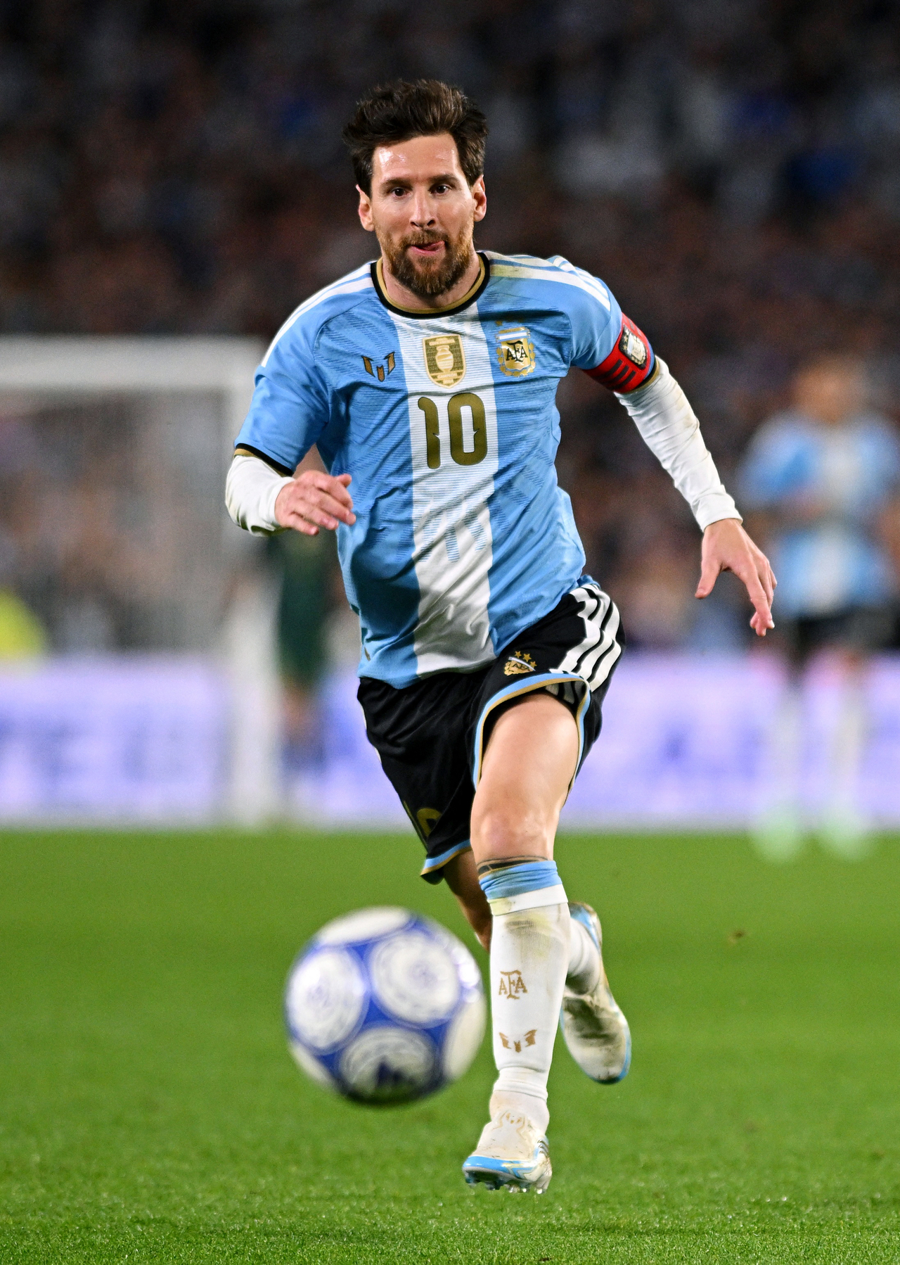 cap: Lionel Messi in action during his last international match against Benin, at Estadio Monumental in Buenos Aires, Argentina, Tuesday.    (Reuters-Yonhap)