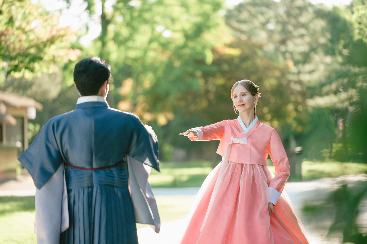 A wedding portrait of Mai and her husband (Kimchi Ghost Mai)
