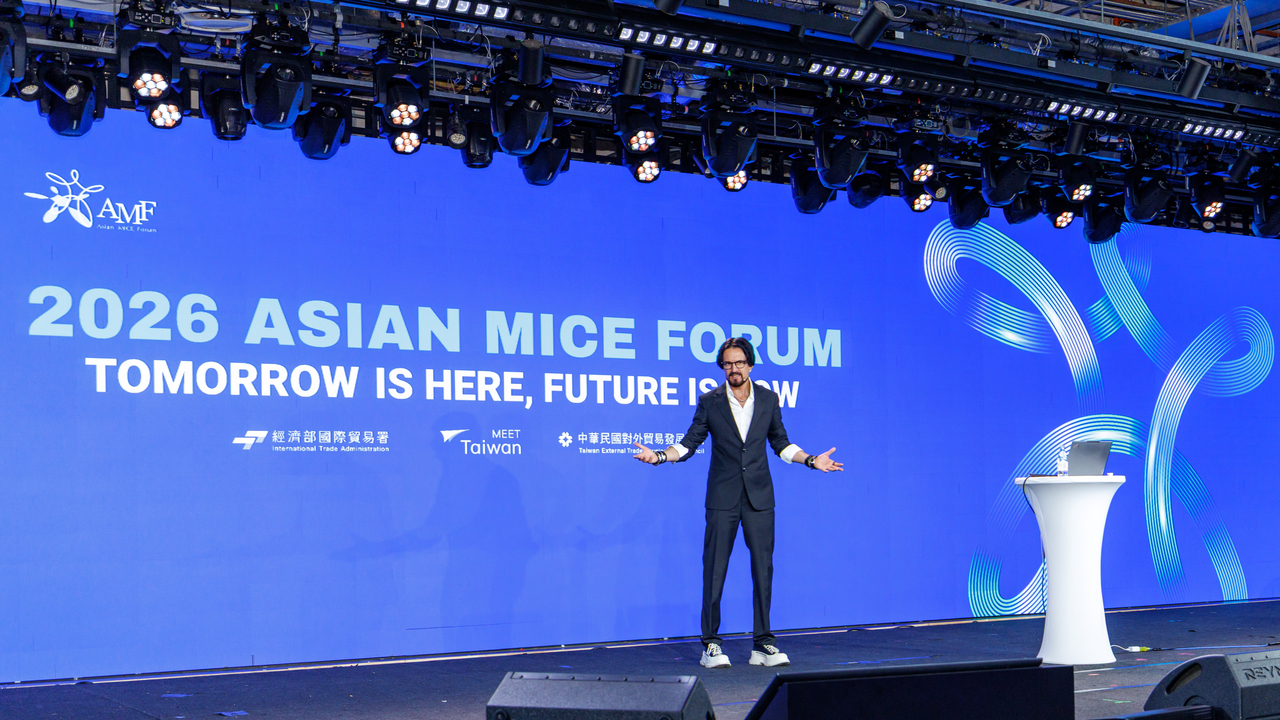 ‘2026 아시아 MICE 포럼(AMF)’에서 올레 쉬렌(Ole Scheeren)이 ‘사람들이 모이는 이유’를 주제로 기조연설을 하고 있다.  [TAITRA 제공]