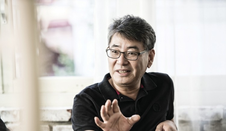 Director Cho Chul-hyun [Cine21]