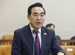 Budget minister calls for 'virtuous cycle' of spending, growth and tax revenue