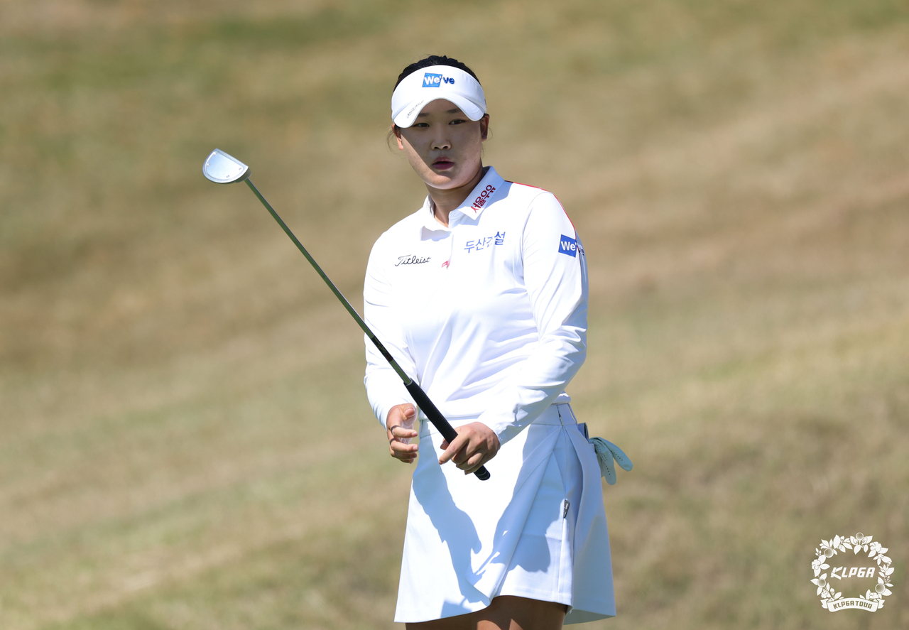 김민솔이 8일 경남 양산 에이원 컨트리클럽에서 열린 KLPGA투어 HJ중공업·동부건설 챔피언십 1라운드 3번 홀에서 퍼팅을 위해 어드레스 하고 있다. [KLPGA 제공]