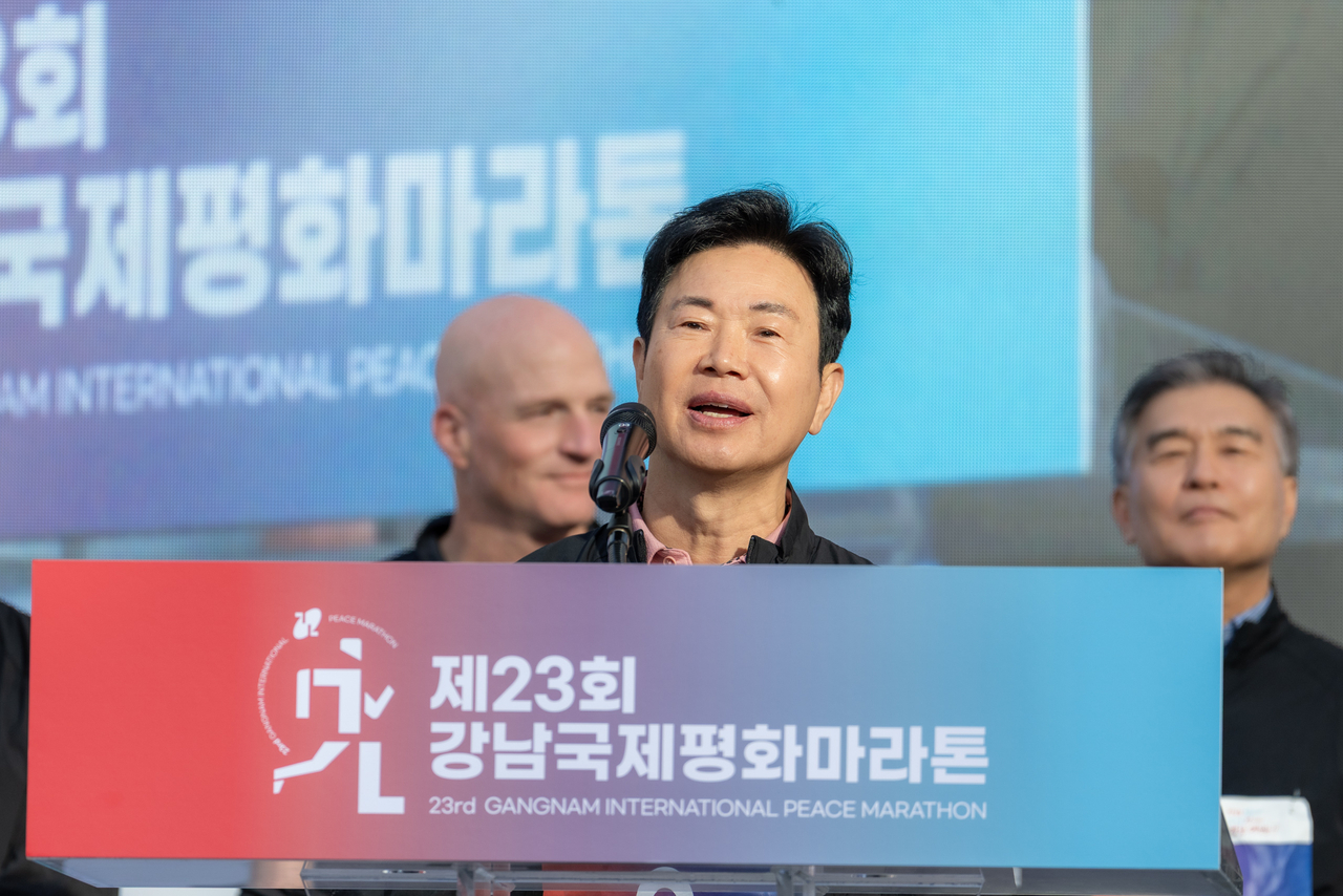Council Speaker Lee Jae-jin delivers remarks at the event.