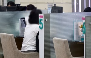 “7000만원 필요한데 은행선 1500만원만 대출” 카드사·캐피탈로 밀려나 이자 부담 ‘눈덩이’ [머니뭐니]