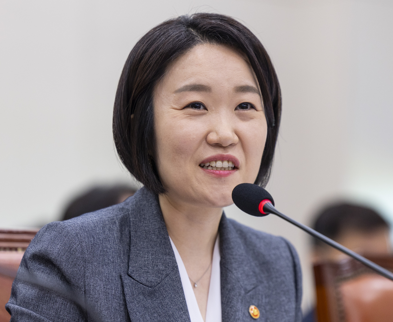 이소영 중소벤처기업부 장관이 7일 국회에서 열린 산업통상자원중소벤처기업위원회 국정감사에 출석해 의원 질의에 답하고 있다. [연합뉴스]