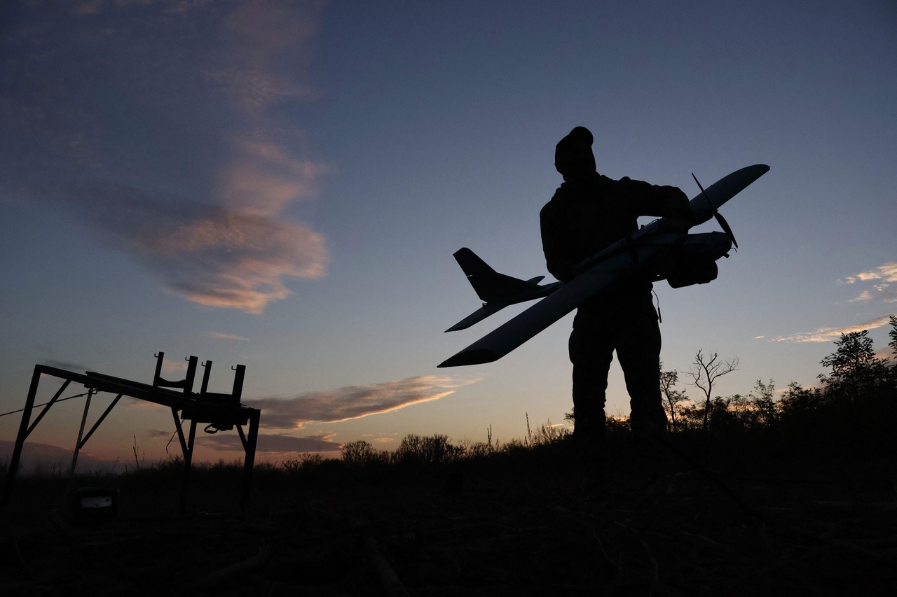 A Ukrainian serviceman launching middle strike DARTS drones in Zaporizhzhia region, amid the Russian invasion of Ukraine, in this photo released on Tuesday. (AFP via Yonhap)