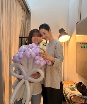 서예지, 얼굴이 이렇게까지 작다고?..투샷 굴욕 제조기