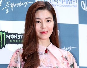 한글날 ‘거꾸로 태극기’ 논란 김규리 “허위사실 명예훼손 처벌될 수 있다”