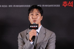 박해일 ‘암살자(들)’ 논란 불구 부산 찾아…관객 만났다