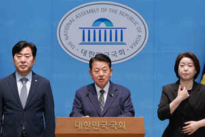 Ruling party lawmaker criticizes Korean defense firms for insufficient social contributions
