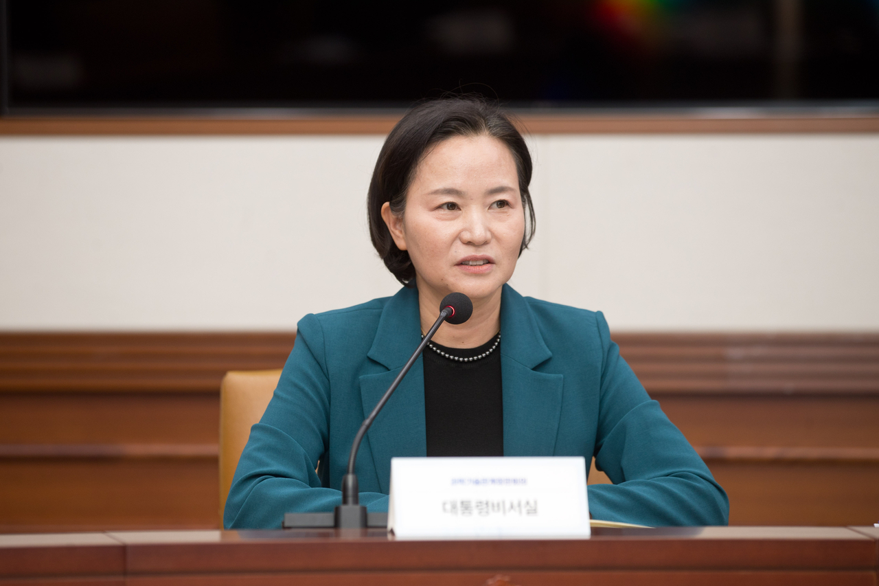Lee Hae-min, senior presidential secretary for AI future planning at Cheong Wa Dae, speaks at the 13th Science and Technology Ministers' Meeting at the Government Complex Seoul in Jongno-gu, Seoul, on Sept. 30. [Ministry of Science and ICT]