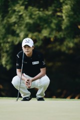 9일 경기도 고양시 뉴코리아CC에서 열린 유럽여자프로골프투어(LET) 아람코 코리아 챔피언십 2라운드에서 박성현이 그린을 살피고 있다. [아람코 코리아 챔피언십 제공]