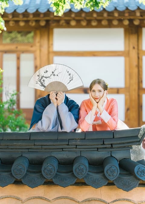 A wedding portrait of Mai and her husband (Kimchi Ghost Mai)