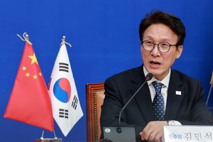 金, 최저 지지율 타개에 고심…당정 조율 평가 속 현장행보 강화