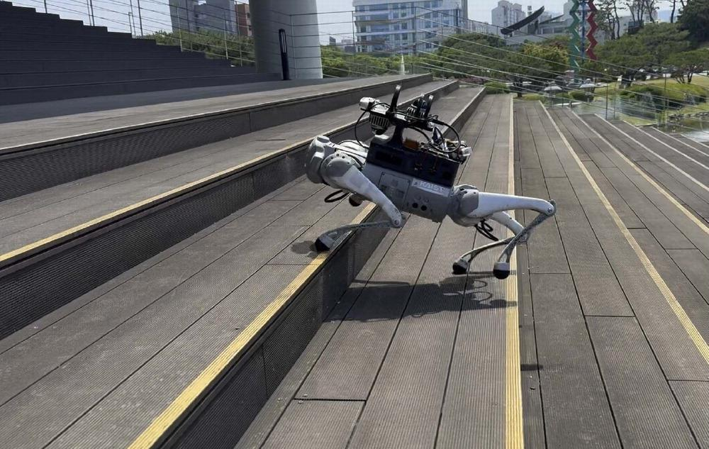 명현 교수팀이 개발한 보행로봇 제어기 드림워크.[KAIST 제공]