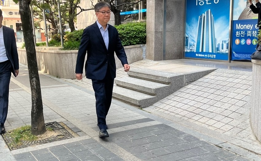김대기 전 대통령실 비서실장. 2차 종합특검은 지난 5월 15일 오전 직권남용권리행사방해 혐의로 김 전 실장을 불러 조사했다. [최의종 기자]