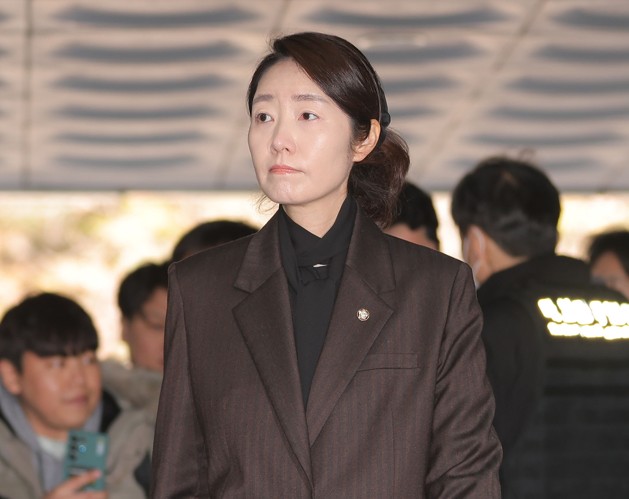 ‘1억원 공천헌금’ 의혹을 받는 강선우 무소속 의원이 지난 3일 서울 서초구 서울중앙지방법원에서 열린 구속 전 피의자 심문(영장실질심사)에 출석하고 있다. [연합]