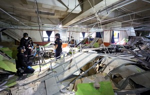 Forensic team inspects Daegu supermarket after ceiling collapse