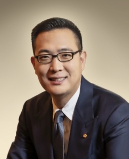 Kim Dong-seon bets W128.5b on Hanwha M&S