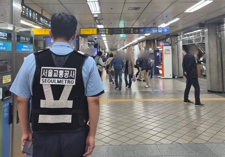 Subway enforcement officers conduct a crackdown operation.
