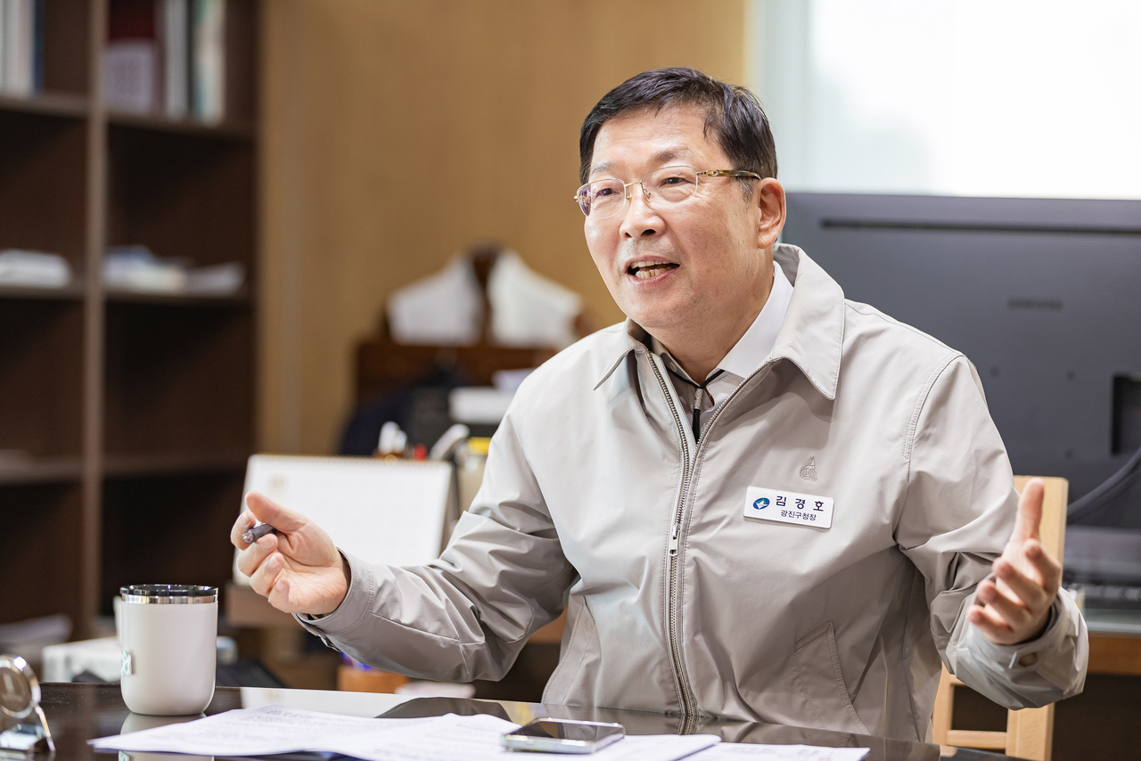 Gwangjin-gu District Mayor Kim Kyung-ho