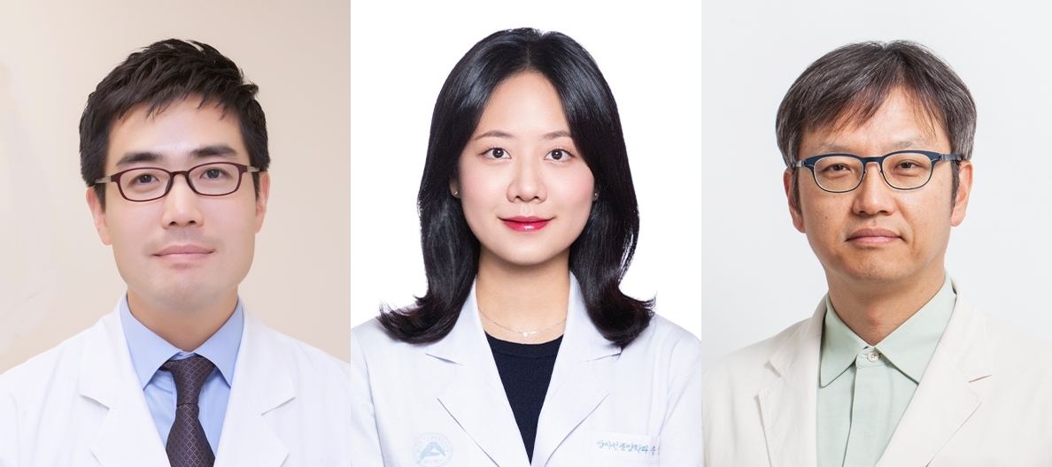 (왼쪽부터) 서울아산병원 방사선종양학과 김영석 교수와 송영주 전문의, 삼성서울병원 방사선종양학과 박원 교수