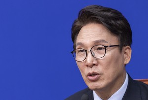 Democratic Party files complaint against PPP lawmaker Ju Jin-woo for defamation, false accusation