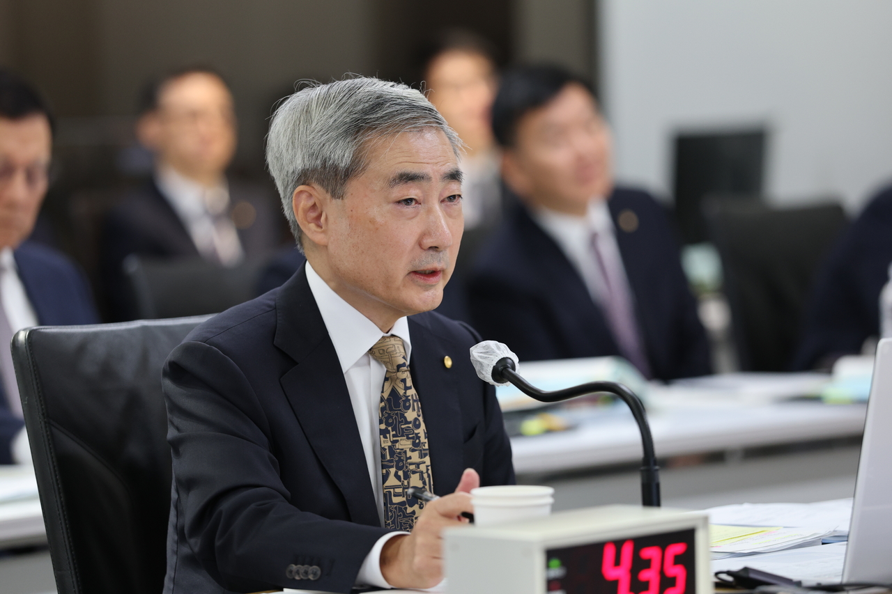 신현송 한국은행 총재가 12일 오전 서울 중구 한국은행에서 열린 국회 재정경제기획위원회의 한국은행에 대한 국정감사에 출석해 의원들의 질의에 답변하고 있다. 임세준 기자