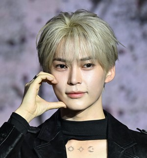 [포토] 성한빈 ‘눈길이 가네...해,달,별’